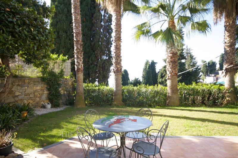 Villa for sale in Bordighera, Imperia ilu34829-4688749-11146538125fd9cff0910397.87811836_37025ed1d3_1920.