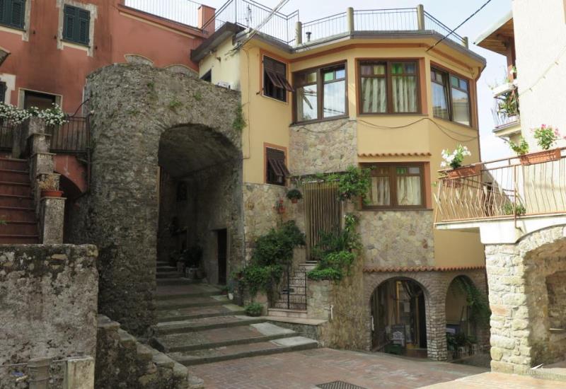 Details of Portion of house with olive groves and beautiful terrace in Follo, Liguria - ILU36590