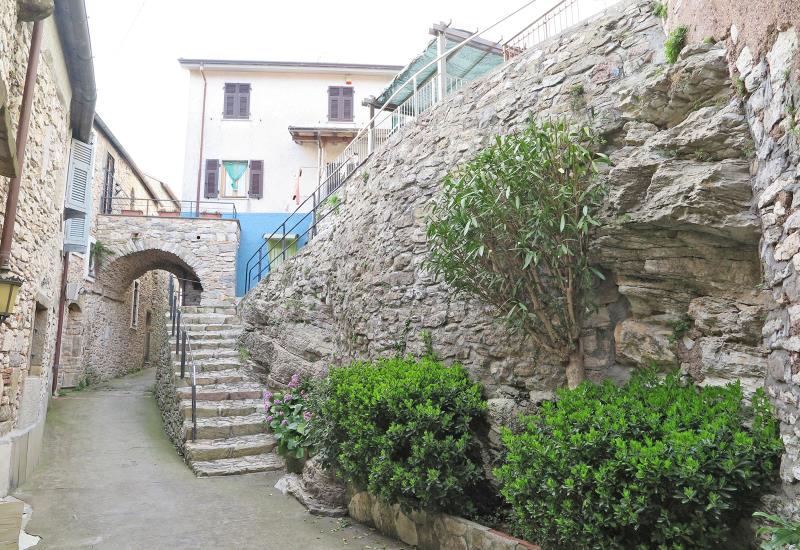 Characteristic restored stone house in Riccò del Golfo di Spezia, Liguria1614932943_vUGAjed_6Ac4zca ilu36594-1614932943_vUGAjed_6Ac4zca.