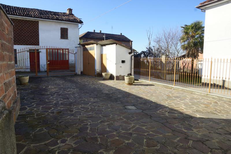 Small house in the centre villagecase-inpiemonte-piedmont-properties-real-estate-eli-anne-fabiana-1334-13 ipe35806-case-inpiemonte-piedmont-properties-real-estate-eli-anne-fabiana-1334-13.