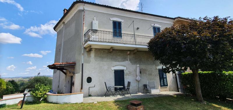 Beautiful and renovated housecase-in-piemonte-piedmont-properties-real-estate-eli-anne-fabiana-1337-2-1 ipe35809-case-in-piemonte-piedmont-properties-real-estate-eli-anne-fabiana-1337-2-1.
