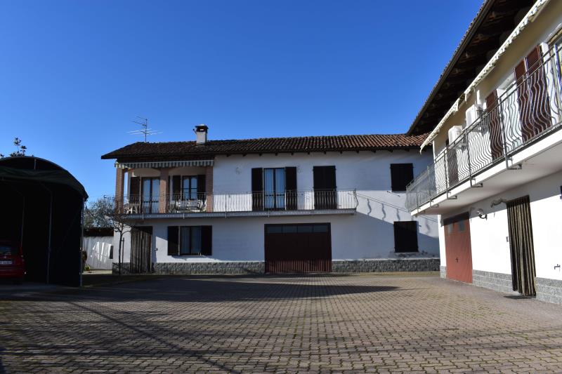 Property with various possibilitiescase-in-piemonte-piedmont-properties-real-estate-eli-anne-fabiana-1340-1 ipe35837-case-in-piemonte-piedmont-properties-real-estate-eli-anne-fabiana-1340-1.