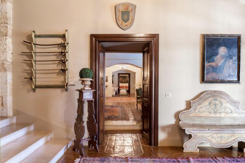 House for sale in Tricasecastello_di_lusso_tricase_caprarica_d_amico_immobiliare_(6) ipu37112-castello_di_lusso_tricase_caprarica_d_amico_immobiliare_(6).