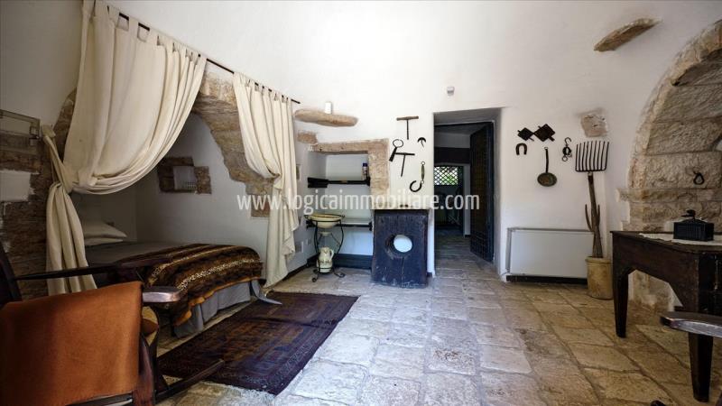 Property with trulli for sale in Ceglie Messapica.14L2087IMG8 ipu37429-14L2087IMG8.