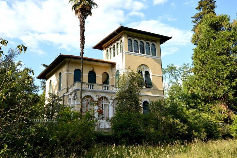 Details of  Historical villa in Liberty-style of the early 20th century - ITU23981