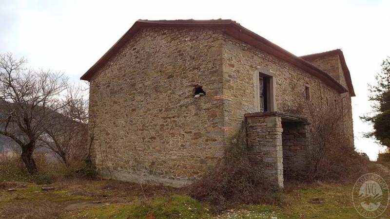 Details of Stone farmhouse in Tuscany for sale by auction - ITU32880