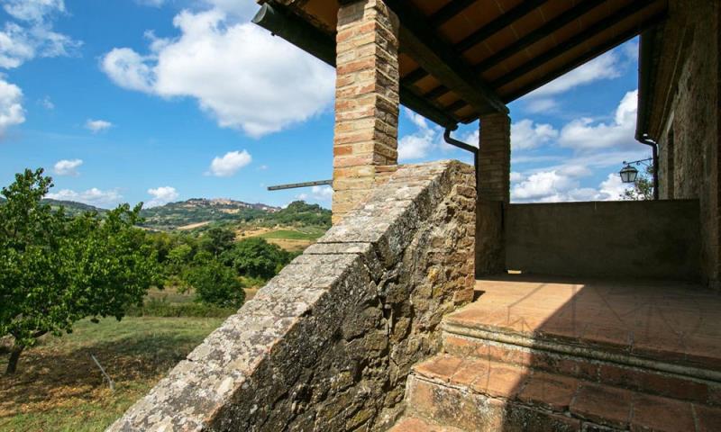 Splendid Farmhouse On the Hills Of Montepulciano, Tuscanyfarmhouse-montepulciano-tuscany-italy-011 itu35525-farmhouse-montepulciano-tuscany-italy-011.