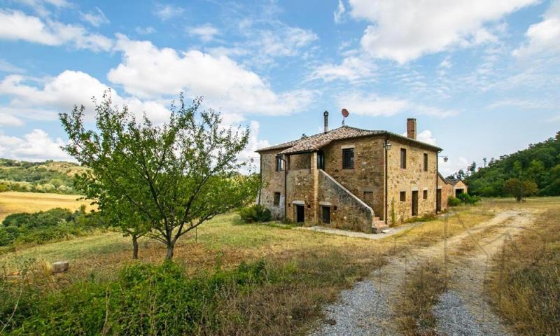 Splendid Farmhouse On the Hills Of Montepulciano, Tuscanyfarmhouse-montepulciano-tuscany-italy-06 itu35525-farmhouse-montepulciano-tuscany-italy-06.