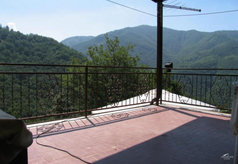 Detached house with land in a sunny position in Comano, Tuscany1577969794_5GYK4w3_z9lEVfT itu36593-1577969794_5GYK4w3_z9lEVfT.