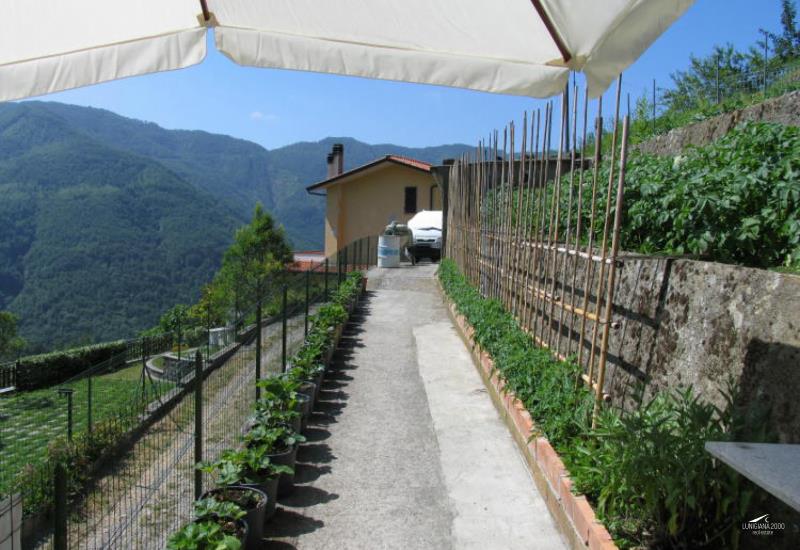 Detached house with land in a sunny position in Comano, Tuscany1577969794_A8bzU5w_LtWnumM itu36593-1577969794_A8bzU5w_LtWnumM.