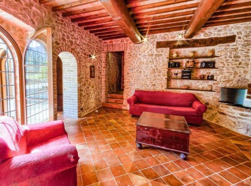 Charming Villa With Medieval Towers Near Spoleto, Umbriaium35526-2022-03-villa-towers-spoleto-umbria-italy-luxury-014-758x564 ium35526-2022-03-villa-towers-spoleto-umbria-italy-luxury-014-758x564.