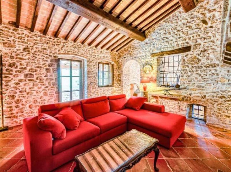 Charming Villa With Medieval Towers Near Spoleto, Umbriaium35526-2022-03-villa-towers-spoleto-umbria-italy-luxury-022-758x564 ium35526-2022-03-villa-towers-spoleto-umbria-italy-luxury-022-758x564.