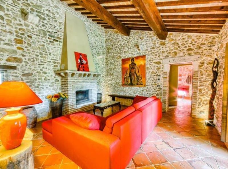 Charming Villa With Medieval Towers Near Spoleto, Umbriaium35526-2022-03-villa-towers-spoleto-umbria-italy-luxury-025-758x564 ium35526-2022-03-villa-towers-spoleto-umbria-italy-luxury-025-758x564.