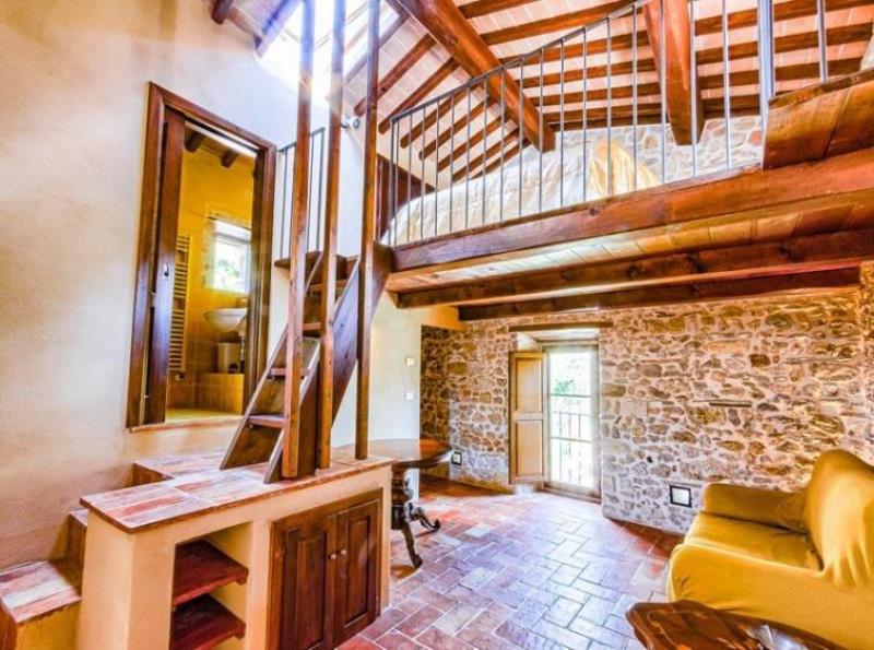 Charming Villa With Medieval Towers Near Spoleto, Umbriaium35526-2022-03-villa-towers-spoleto-umbria-italy-luxury-031-758x564 ium35526-2022-03-villa-towers-spoleto-umbria-italy-luxury-031-758x564.