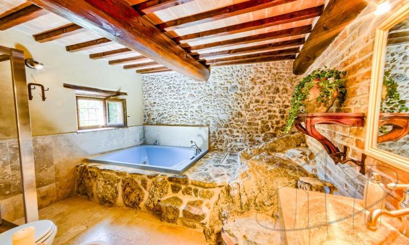 Charming Villa With Medieval Towers Near Spoleto, Umbriavilla-towers-spoleto-umbria-italy-luxury-019 ium35526-villa-towers-spoleto-umbria-italy-luxury-019.