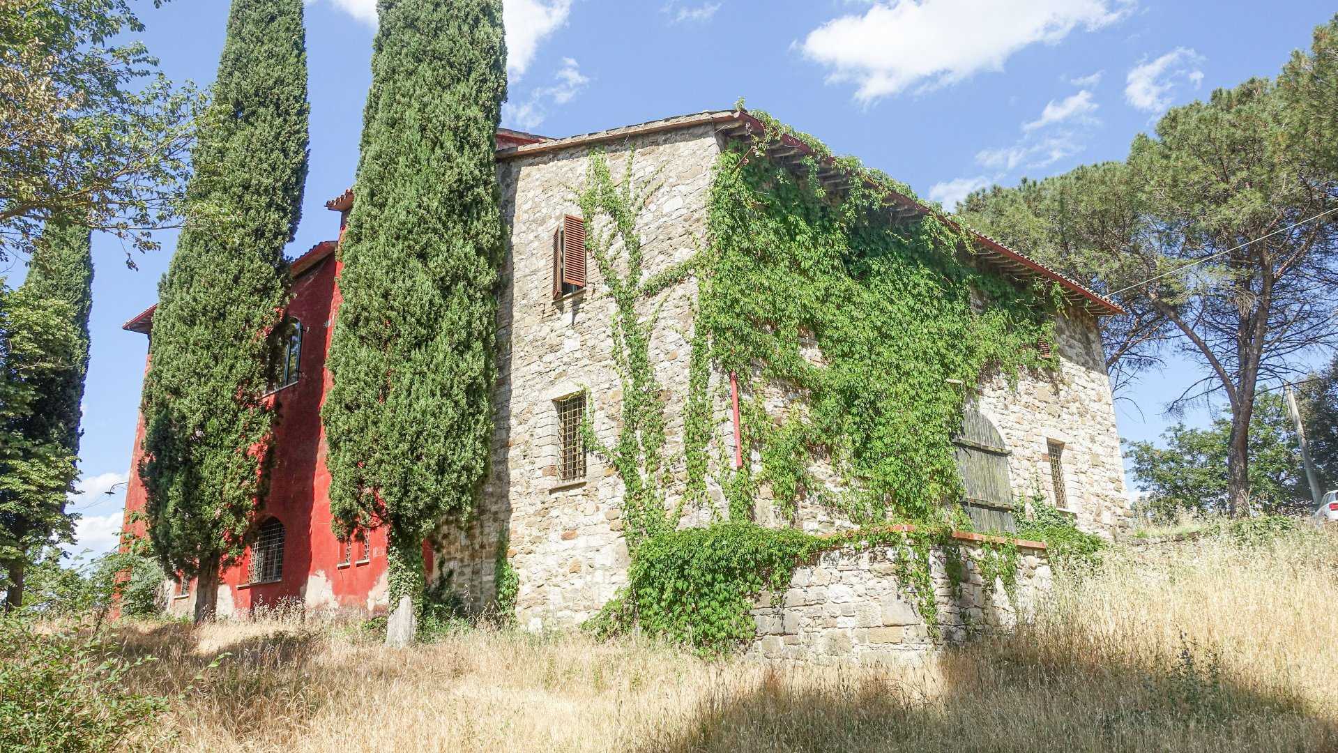 Details of Todi, farmhouse to be restored with splendid panoramic views - IUM36914